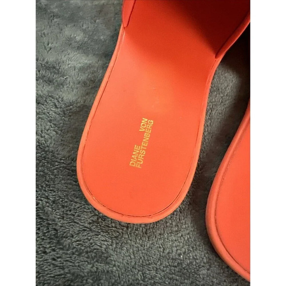 Diane Von Furstenberg "Kellan" Orange Rubber Slide Sandals w/Logo 8M MSRP $200 - Picture 5 of 16